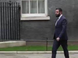 ئەحمەد ئەلشەرع لە سەردانەکەی لە لەندەن دا رووبەڕووی ناڕەزایەتی توندبوویەوە